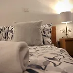 Trinity Studio - Ideally Located For City Centre
